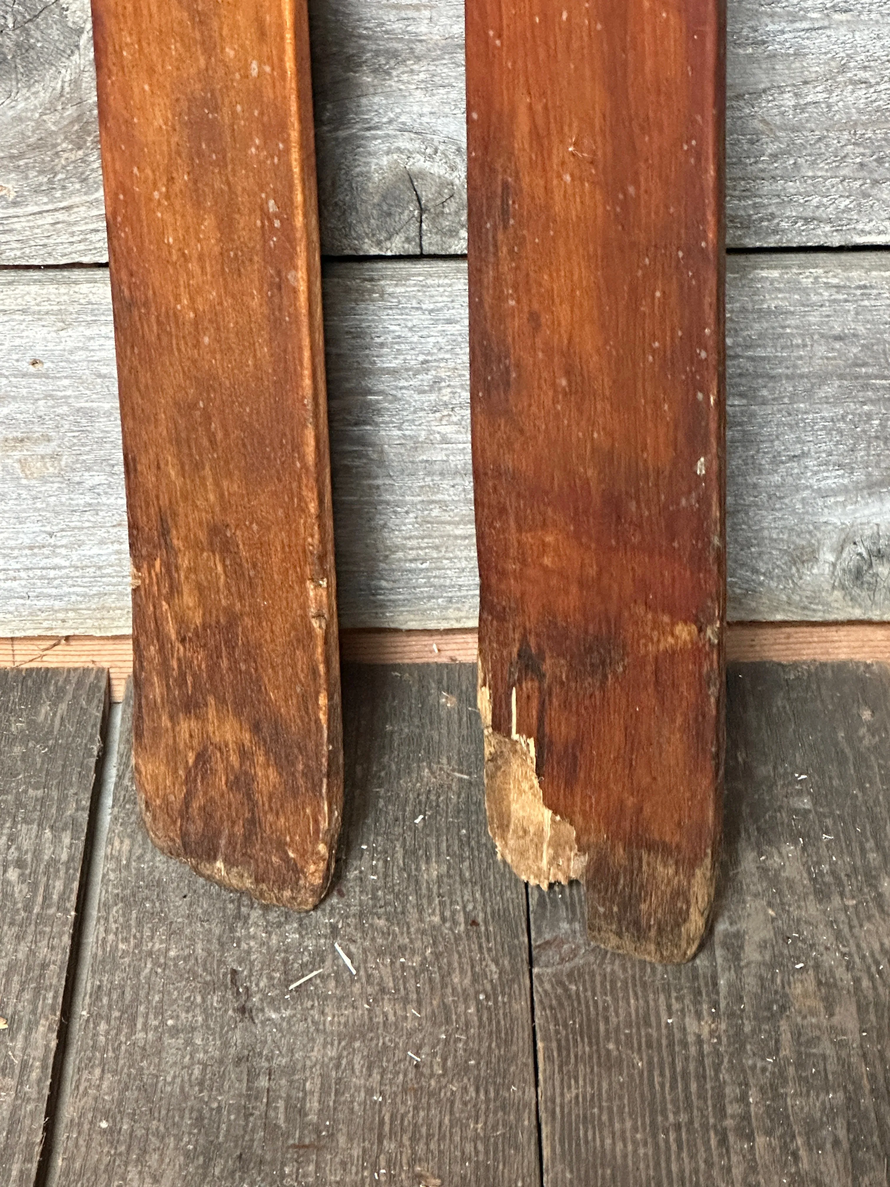 Antique Skis Hiawatha 1930s-1940s