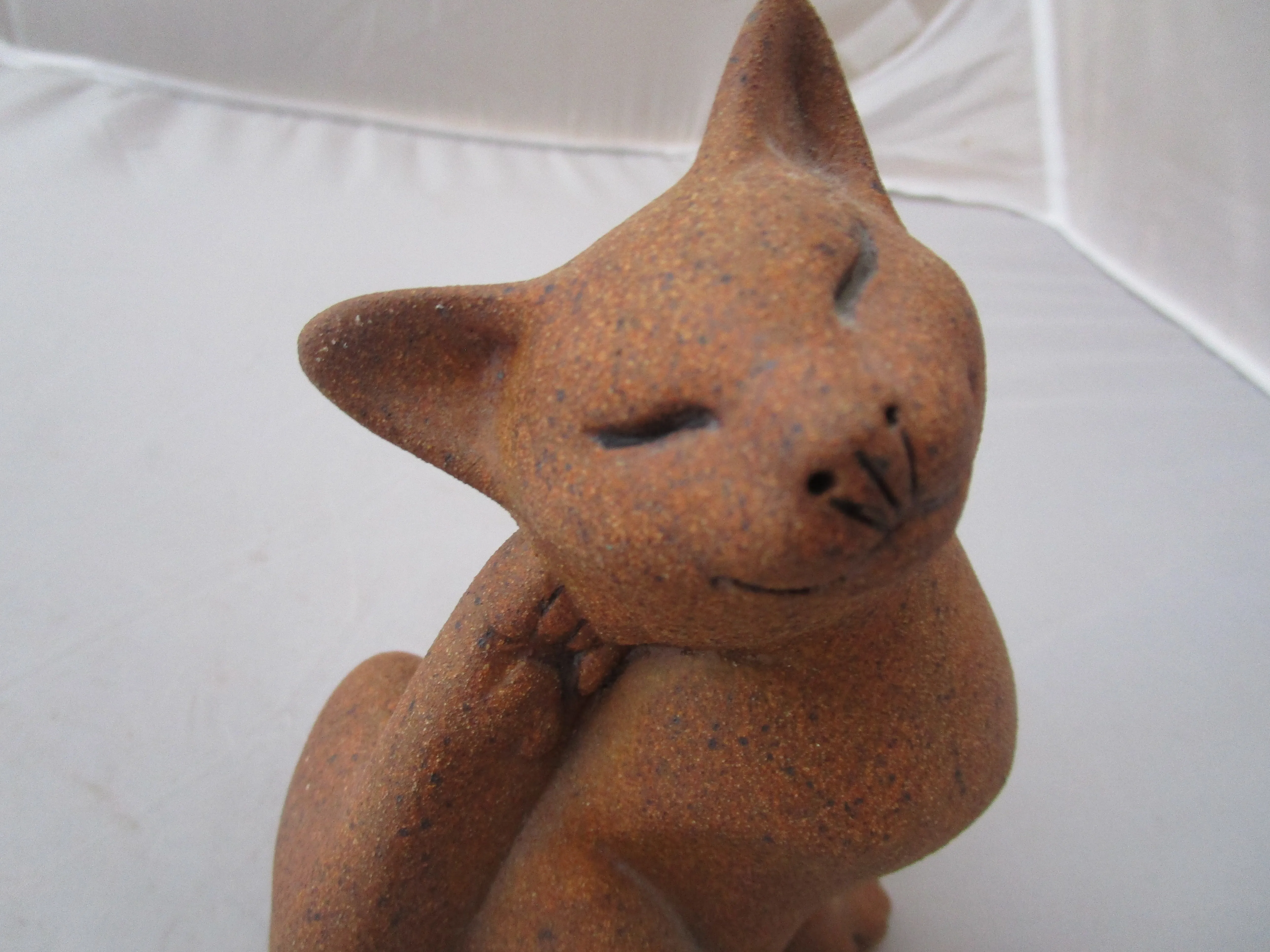 Early Suzie Marsh Pottery Scratching Cat Sculpture Vintage c1990