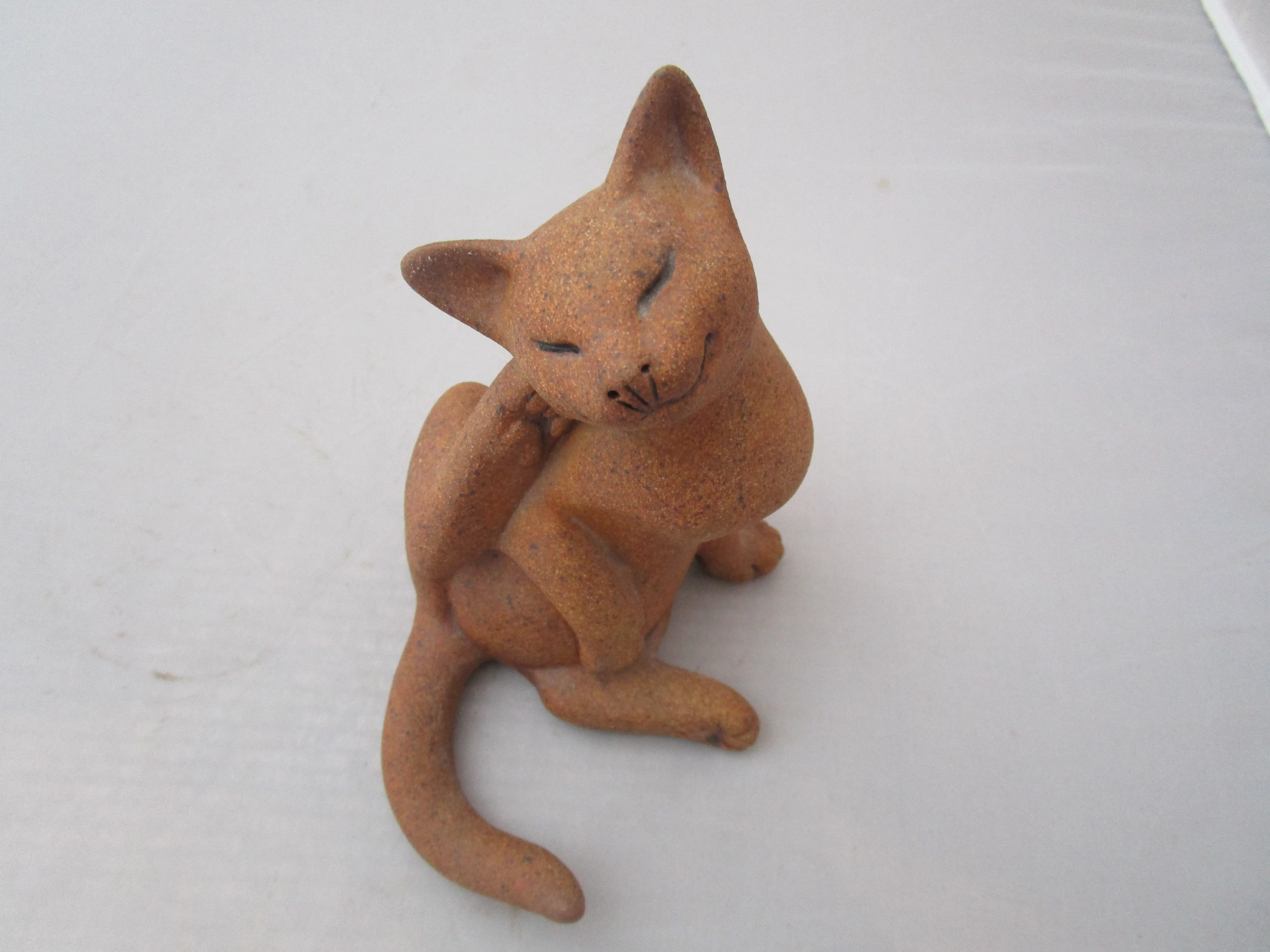 Early Suzie Marsh Pottery Scratching Cat Sculpture Vintage c1990