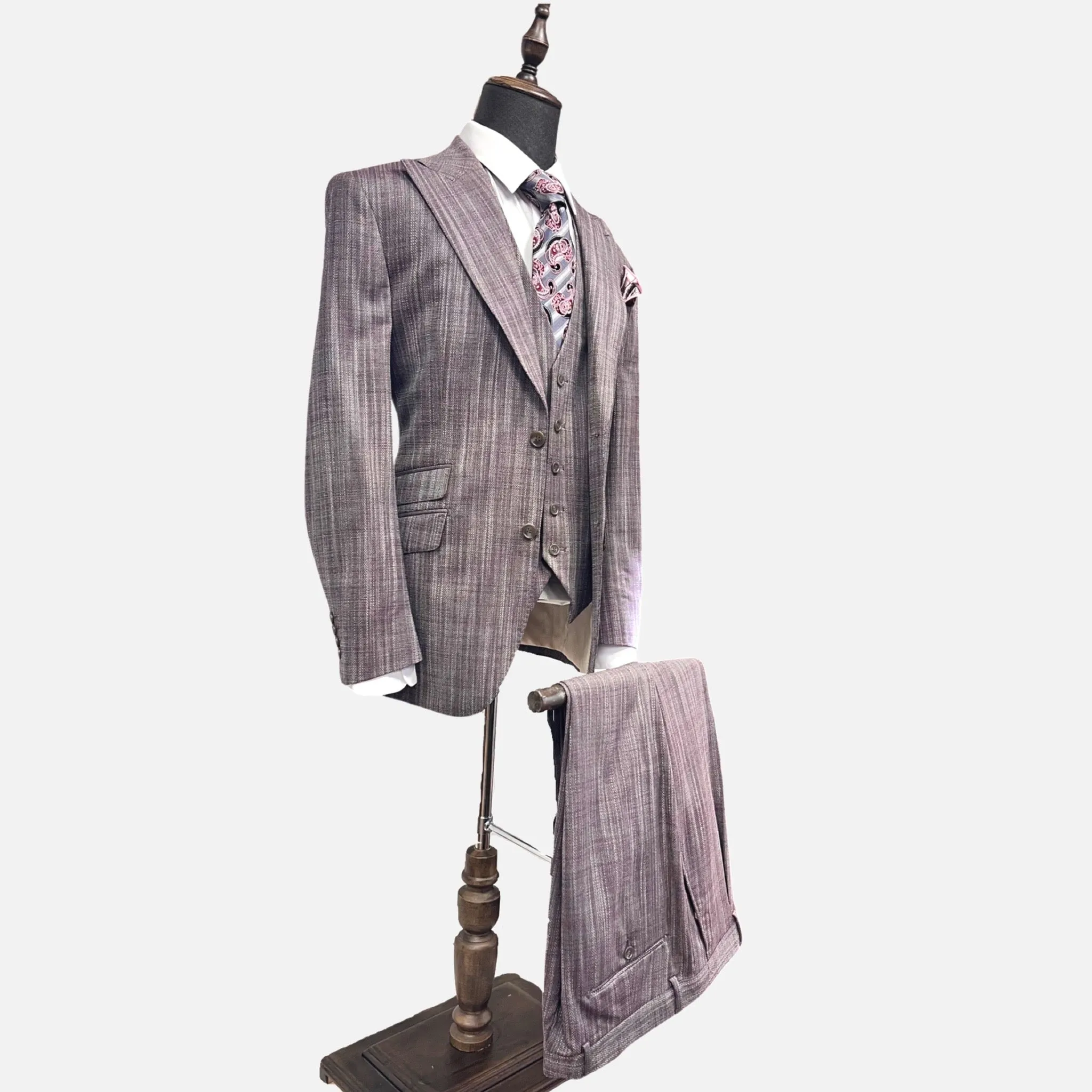 Gray Textured Wool Italian Styled Suit with Burgundy Accent - 3-Piece Elegance, Single Pleat Pants,