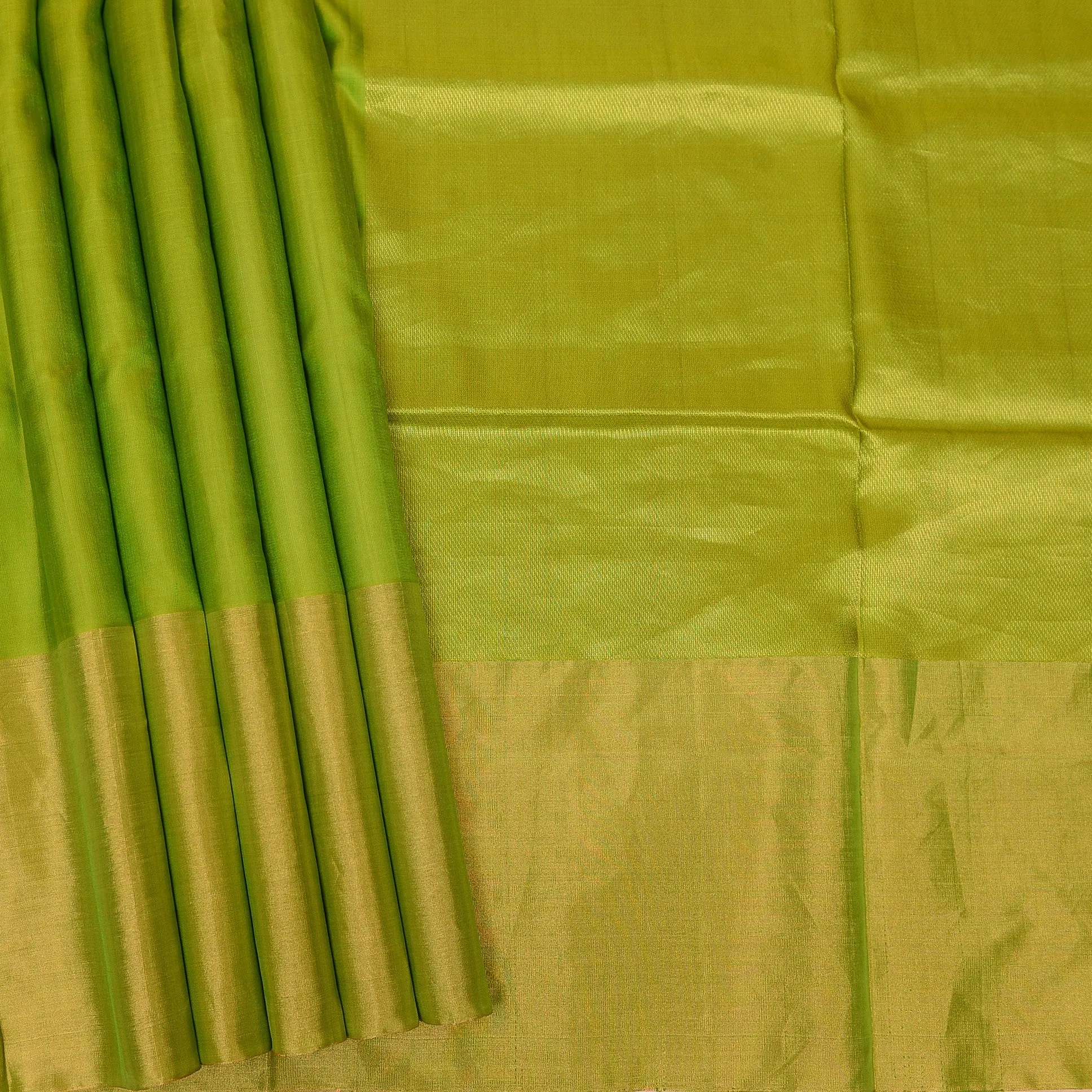 Handwoven Green Soft Silk Saree - 437N002911DSJ