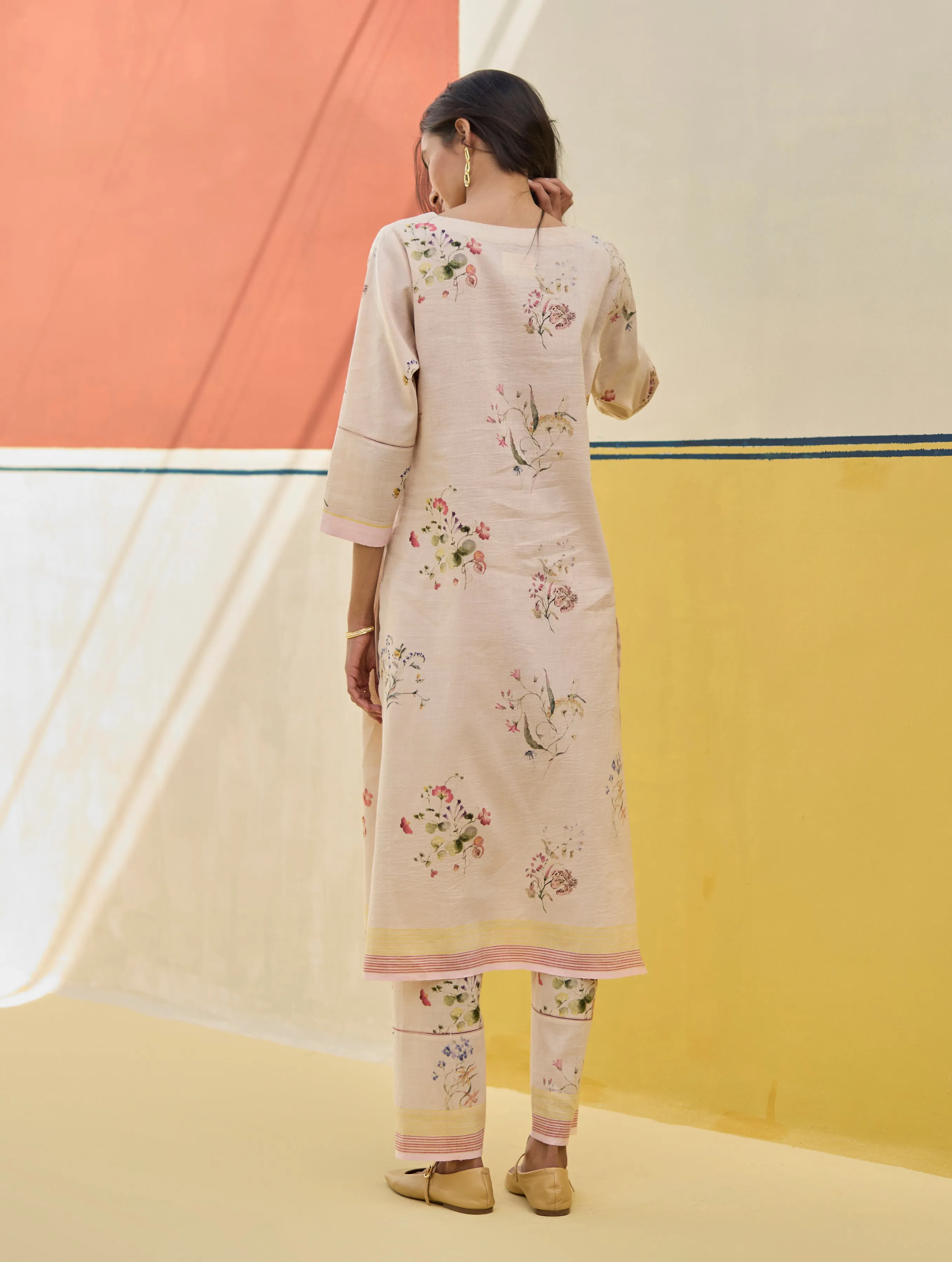 Kera Floral Hand-Embroidered Kurta - Sand