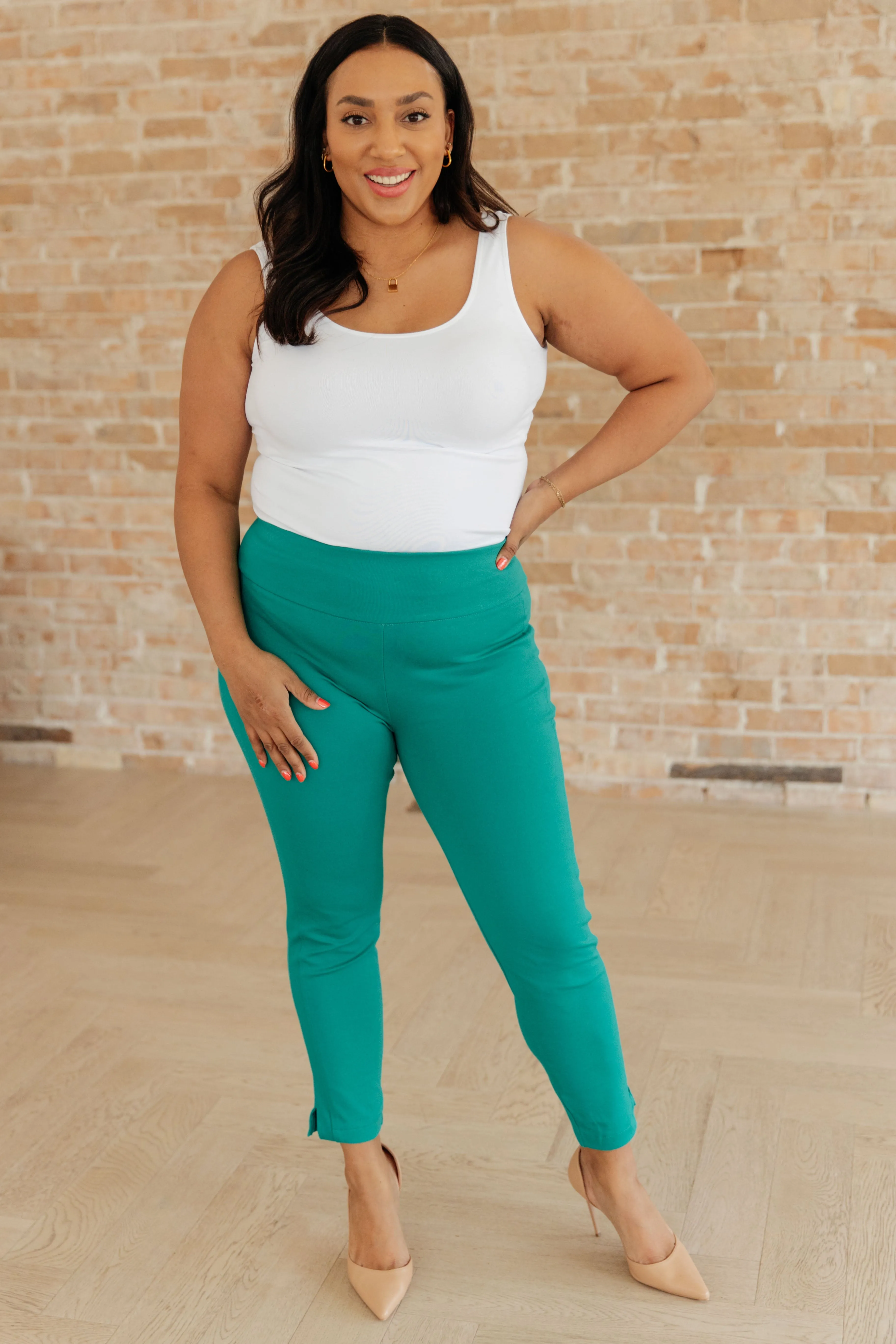 Magic Ankle Crop Skinny Pants in Kelly Green