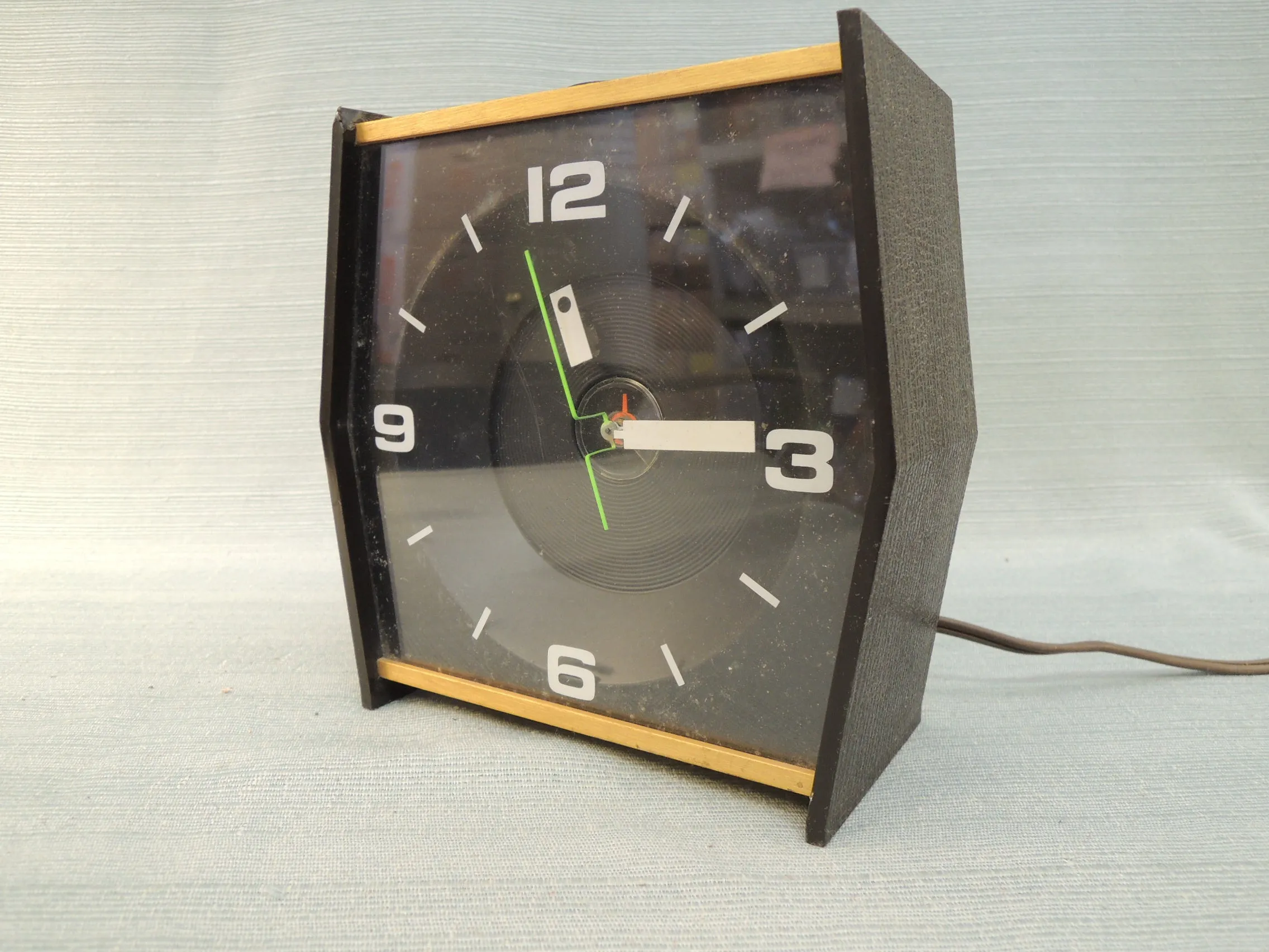 Mid-Century Modern Clock