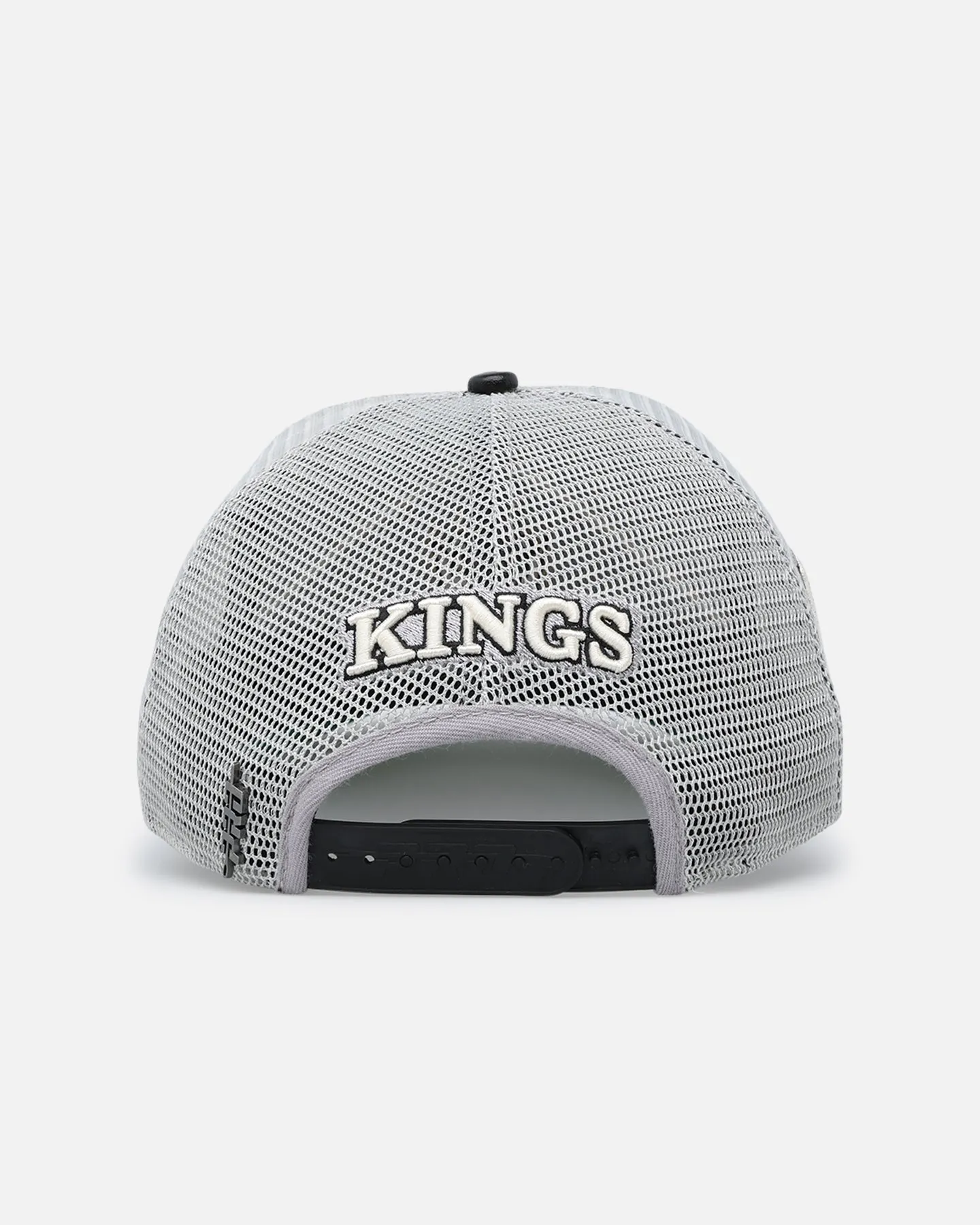 Pro Standard Los Angeles Kings Chevron Pinch Front Trucker Snapback Gray