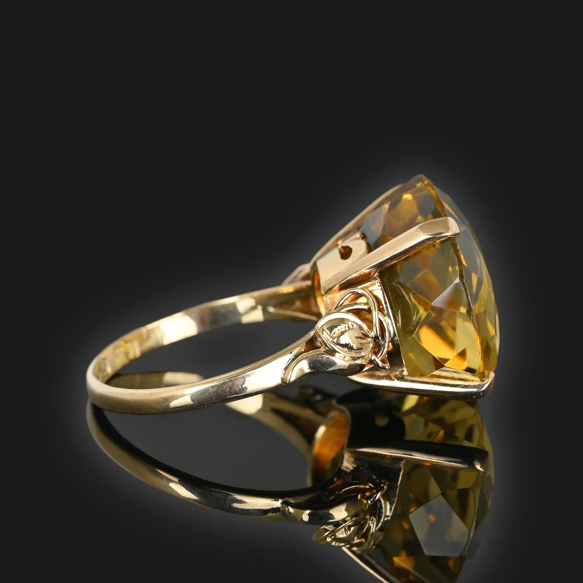 Retro 20 Carat Citrine Ring in 14K Gold