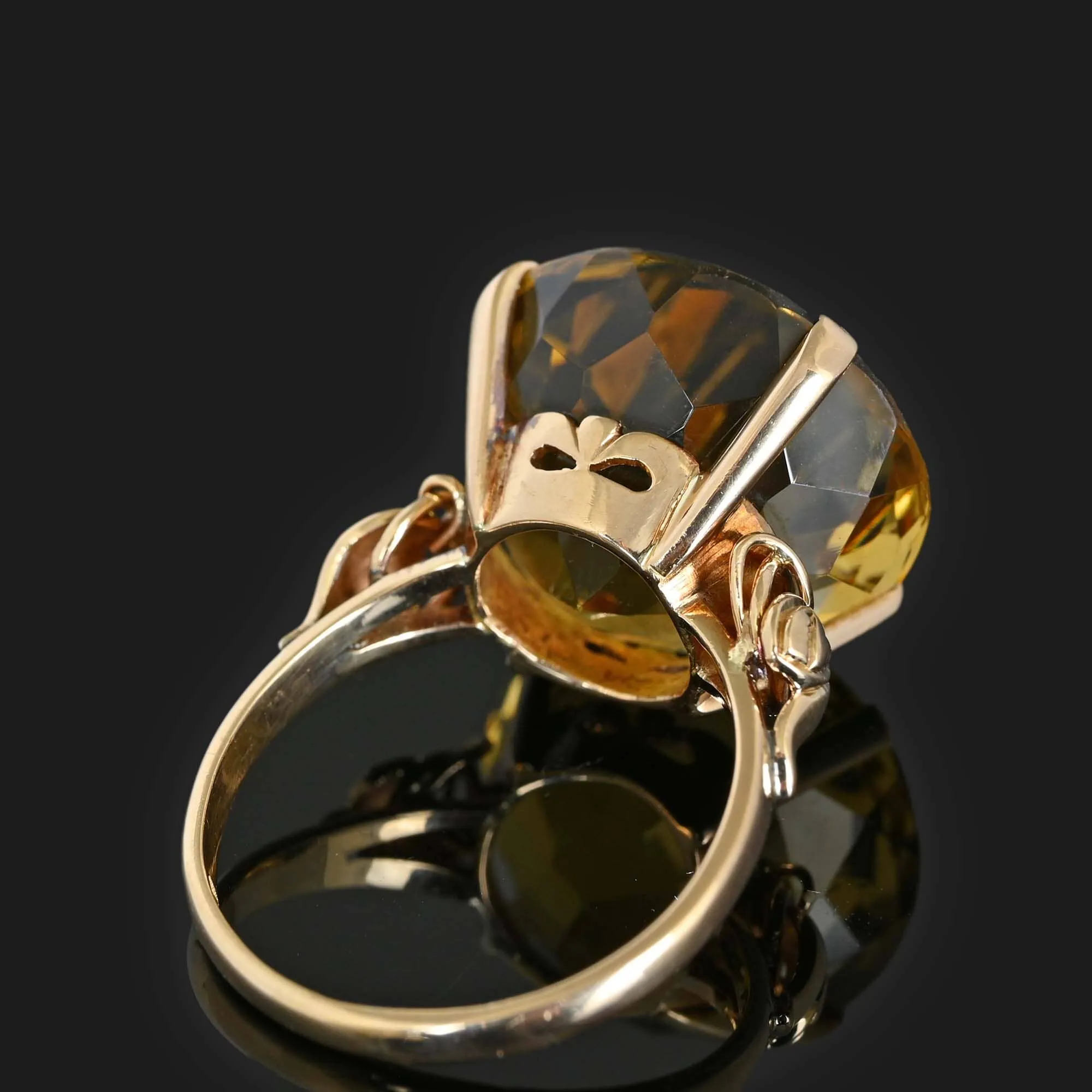 Retro 20 Carat Citrine Ring in 14K Gold