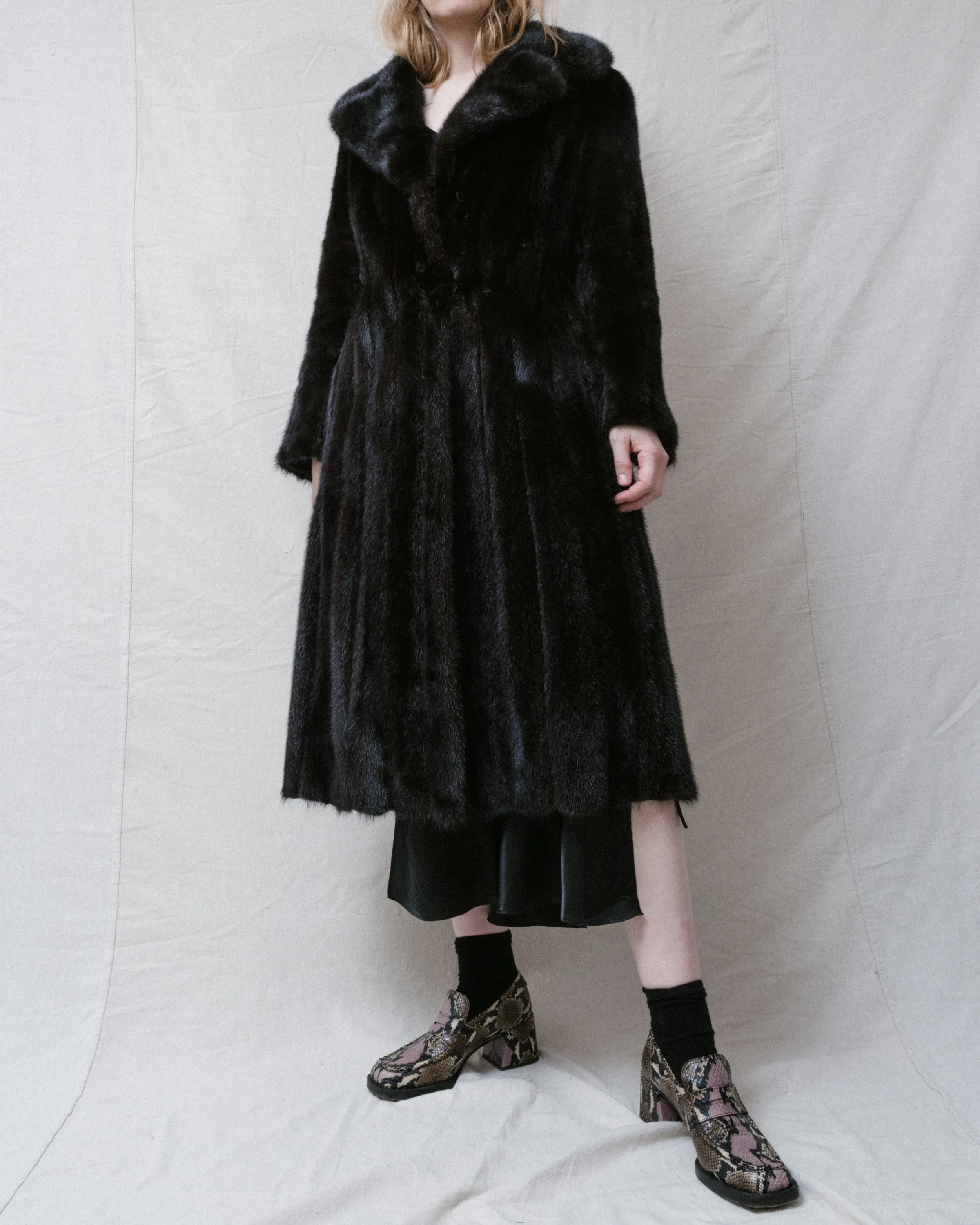 Vintage 70s Chocolate Brown Fur Coat (S/M)