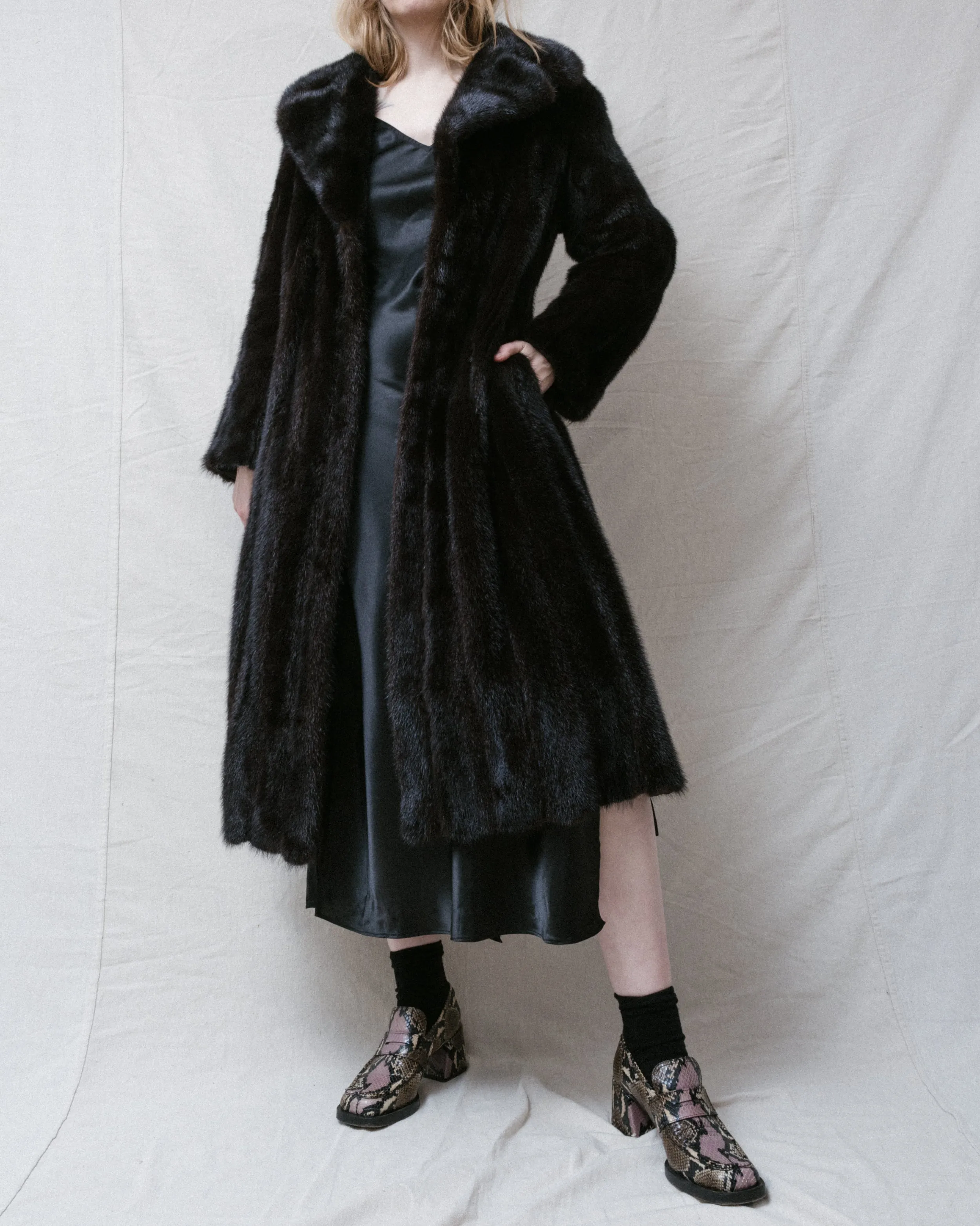 Vintage 70s Chocolate Brown Fur Coat (S/M)