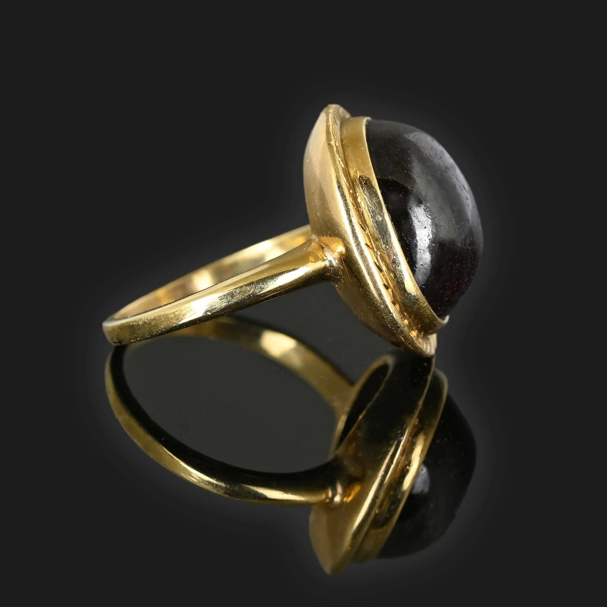 Vintage Cabochon Garnet Ring in 14K Gold