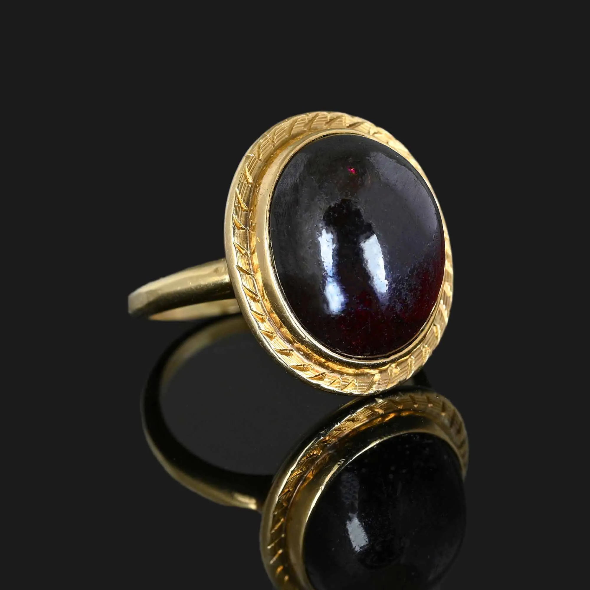 Vintage Cabochon Garnet Ring in 14K Gold