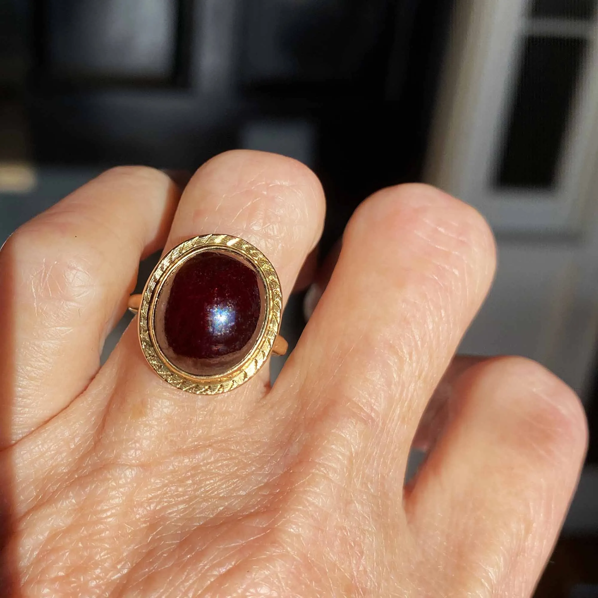 Vintage Cabochon Garnet Ring in 14K Gold