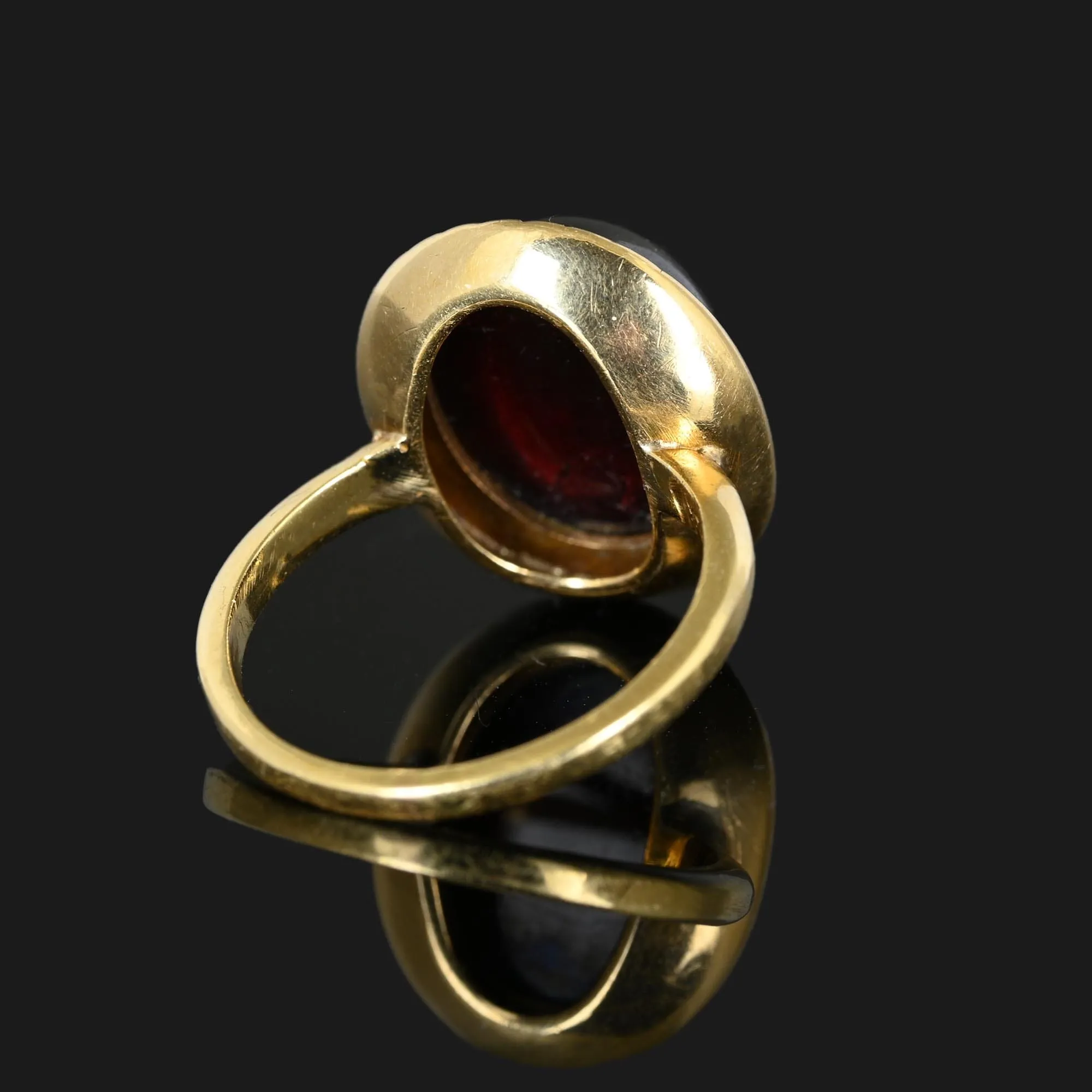 Vintage Cabochon Garnet Ring in 14K Gold